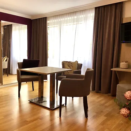 Appartementhotel Cura 2*