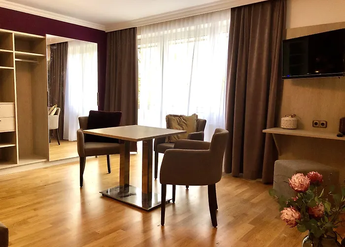 Appartementhotel Cura 2*